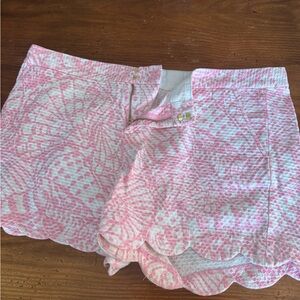 Lilly Pulitzer Pink Scalloped Hem Patterned Bermuda Shorts